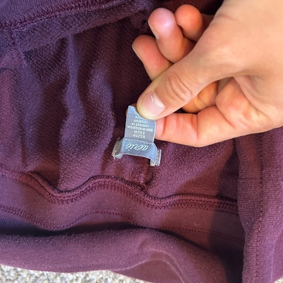 Aerie Maroon joggers cotton with draw string - Picture 3 of 4